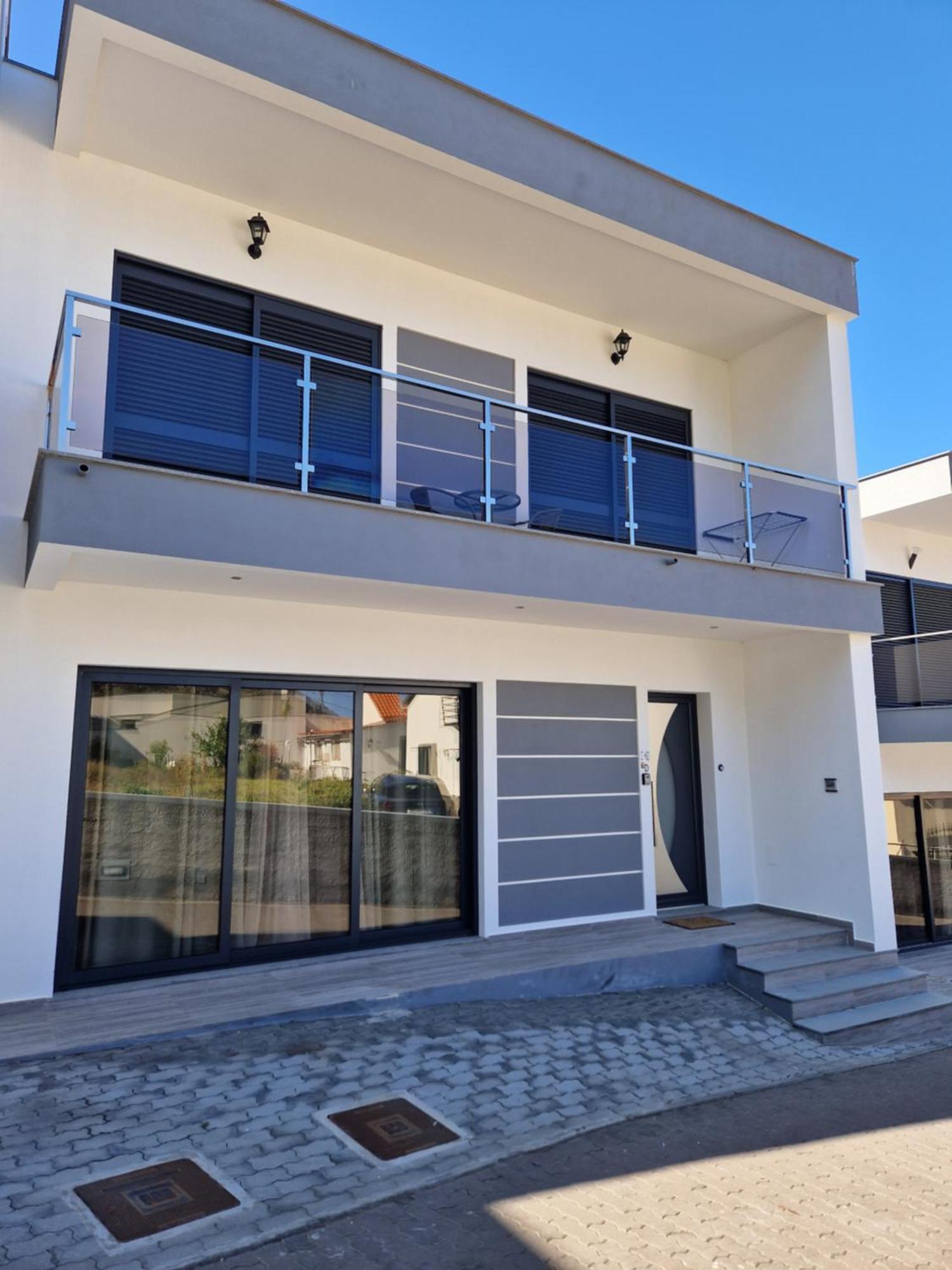 Delightful 2 Bedroom Vacation - D Machico (Madeira)