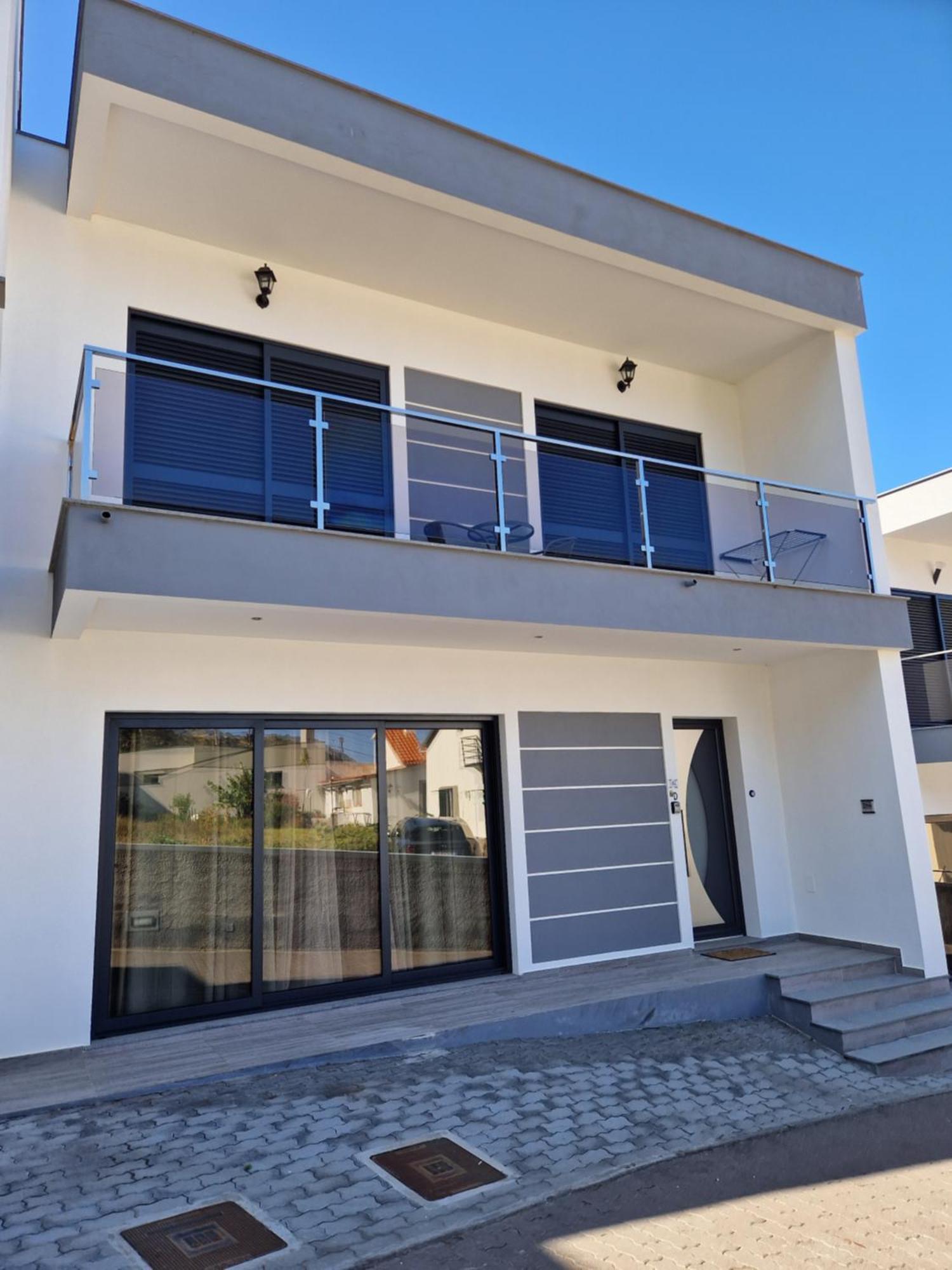 Delightful 2 Bedroom Vacation - D * Machico (Madeira)
