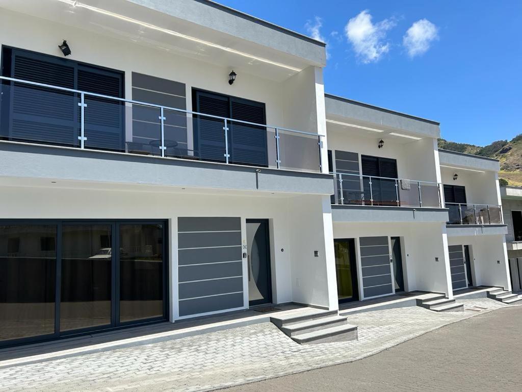 Apartment Delightful 2 Bedroom Vacation - D *